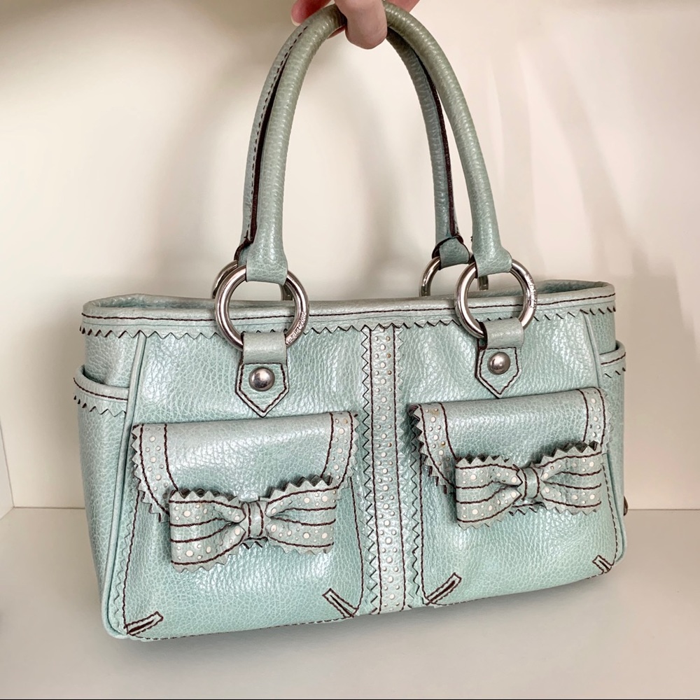 Hold Vintage Isabella Fiore y2k leather bow bag